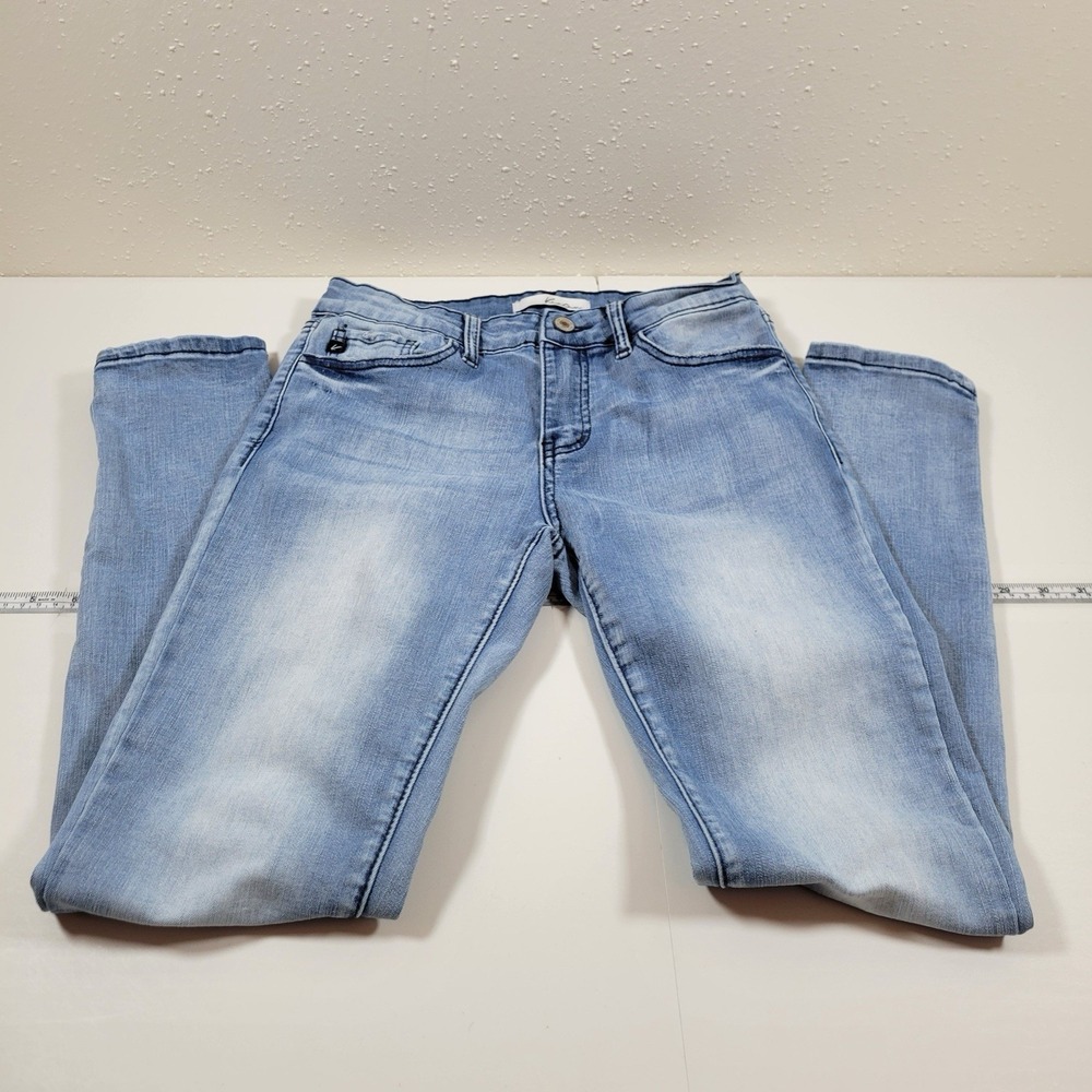 KanCan Women's Jeans Estilo Straight Leg Size 7 Or 27 Light White Wash